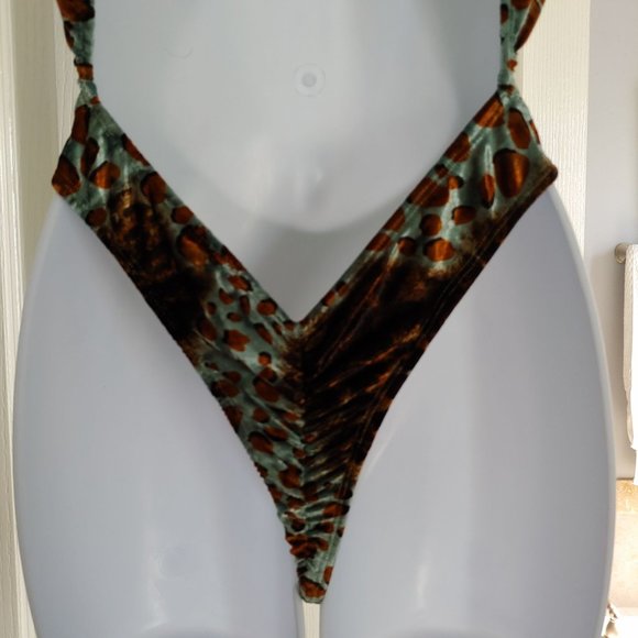 Magic Bikini Leopard Velvet One Piece Suit - Picture 11 of 12